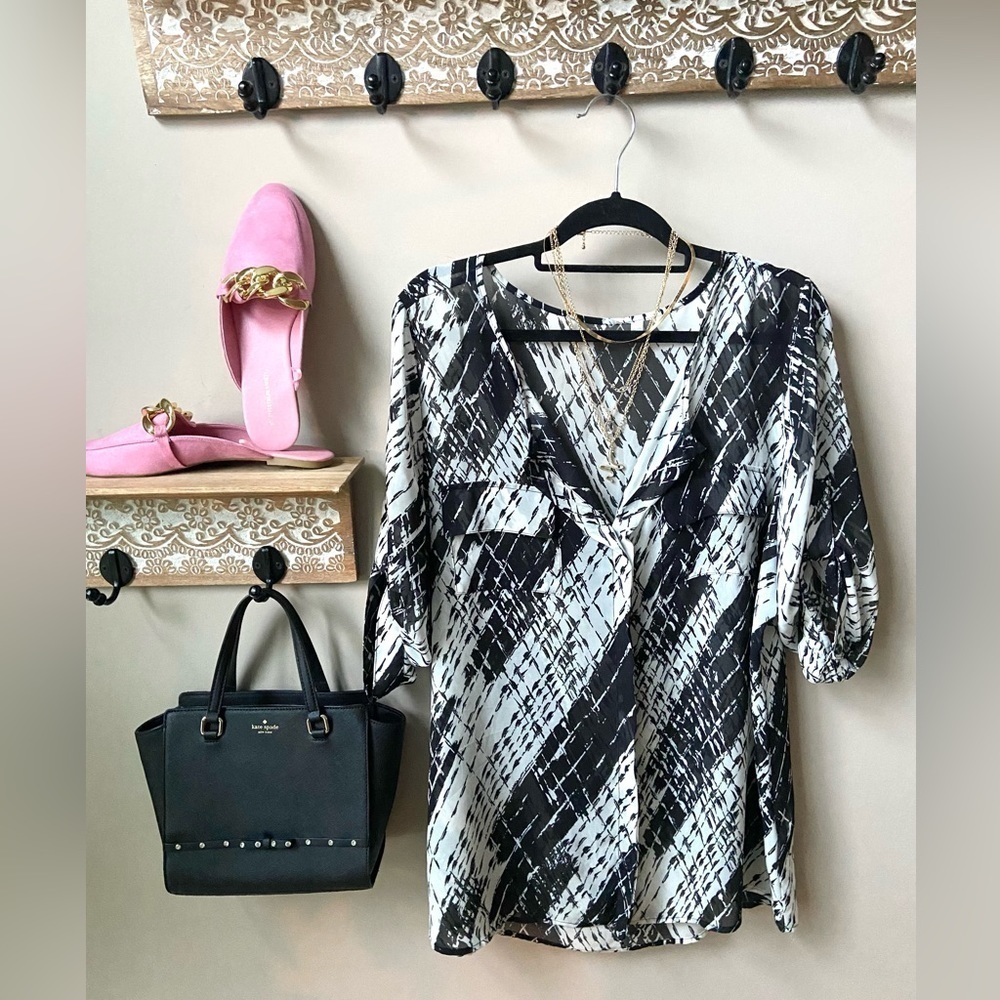 Black white abstract blouse Xl